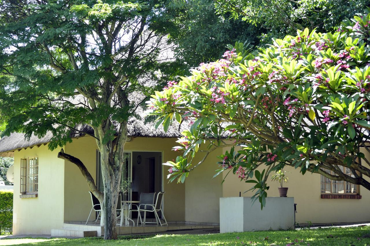 Komati River Chalets Komatipoort Exterior foto