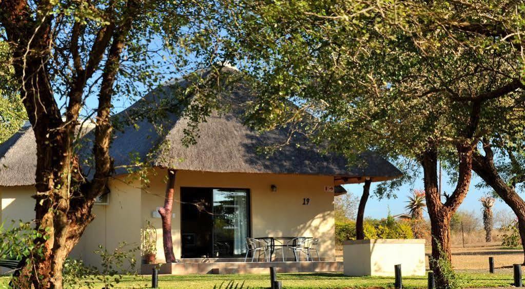 Komati River Chalets Komatipoort Exterior foto